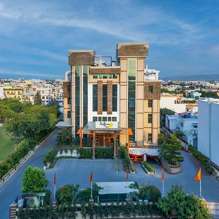 Hotel Saffron Leaf Дехрадун Екстериор снимка
