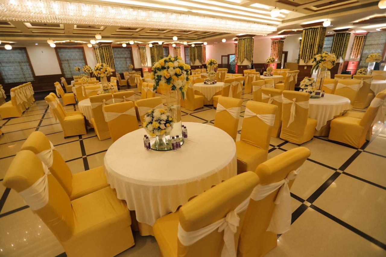 Hotel Saffron Leaf Дехрадун Екстериор снимка