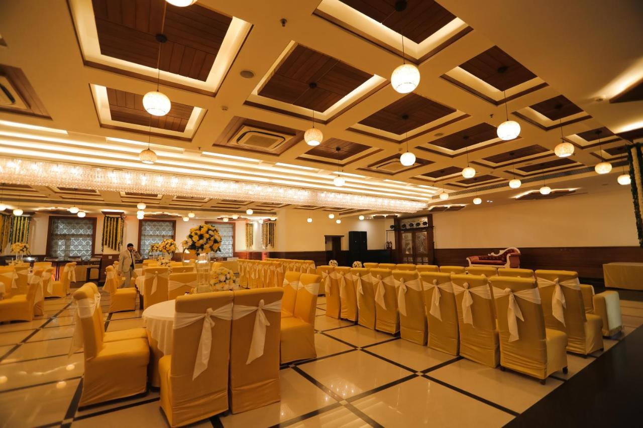 Hotel Saffron Leaf Дехрадун Екстериор снимка