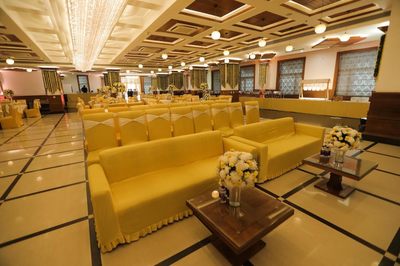 Hotel Saffron Leaf Дехрадун Екстериор снимка