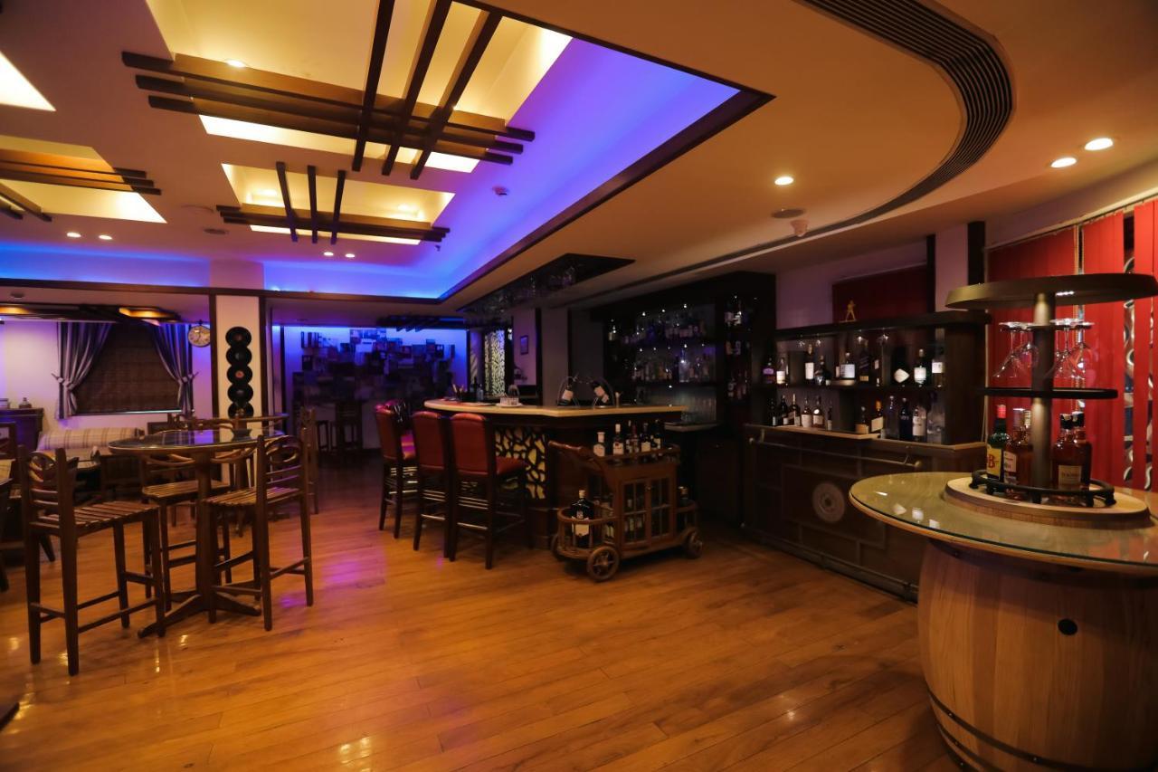 Hotel Saffron Leaf Дехрадун Екстериор снимка