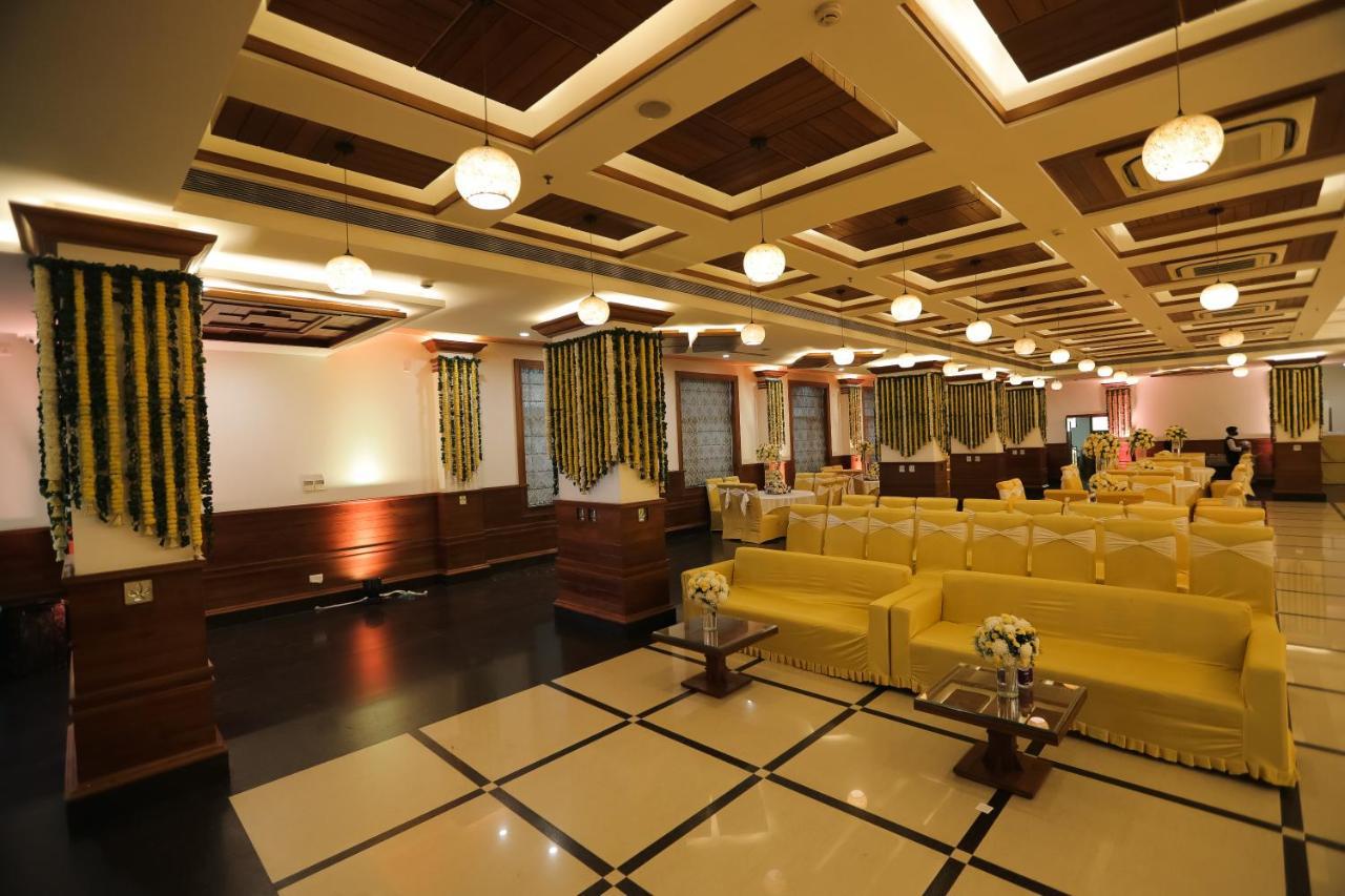 Hotel Saffron Leaf Дехрадун Екстериор снимка