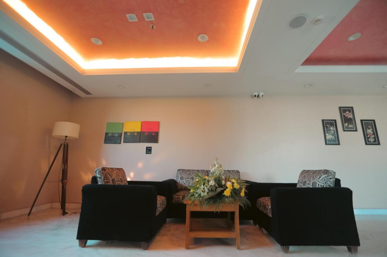 Hotel Saffron Leaf Дехрадун Екстериор снимка