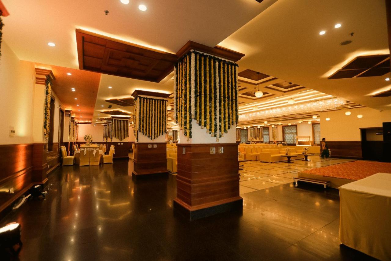 Hotel Saffron Leaf Дехрадун Екстериор снимка