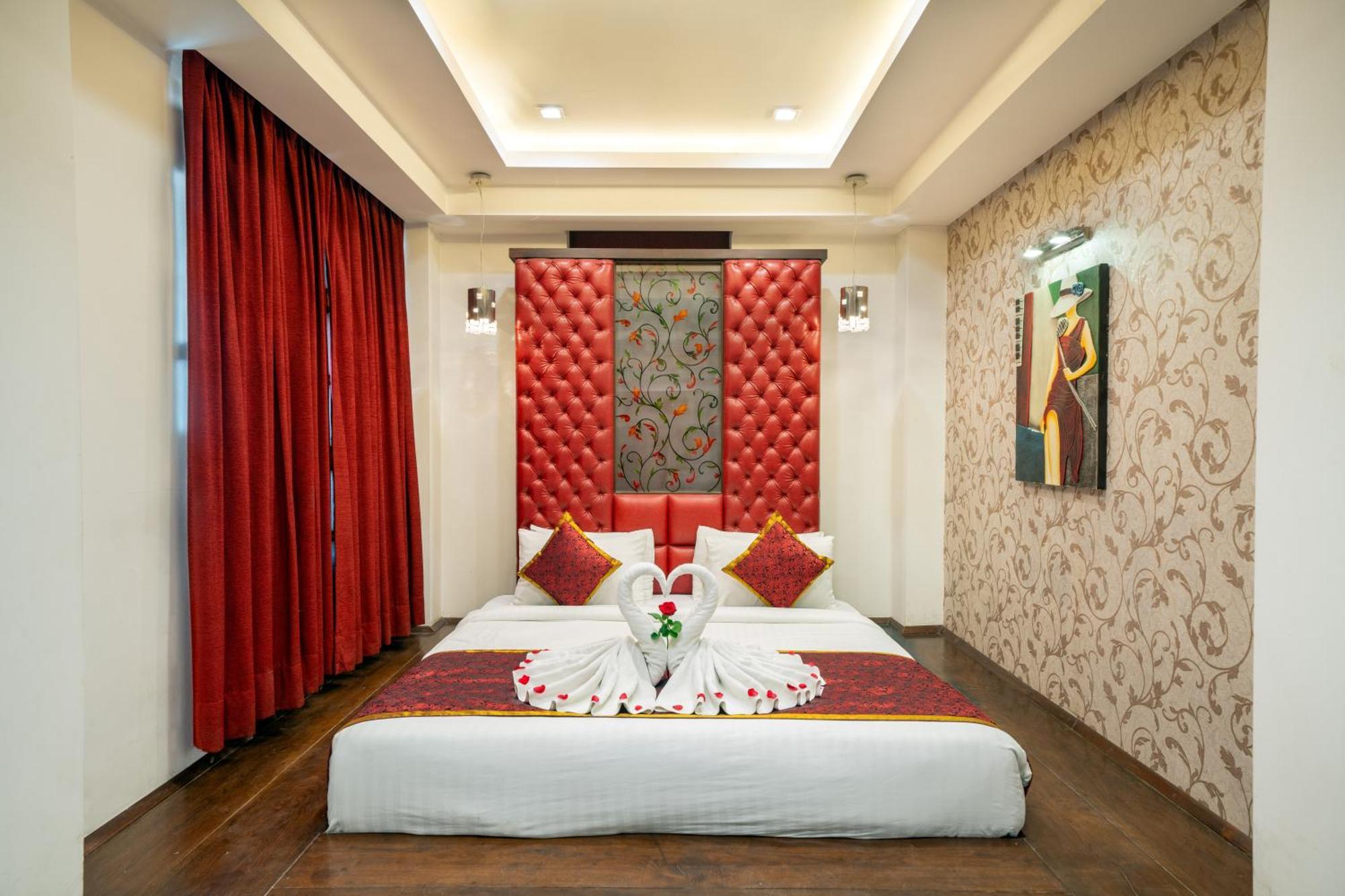 Hotel Saffron Leaf Дехрадун Екстериор снимка