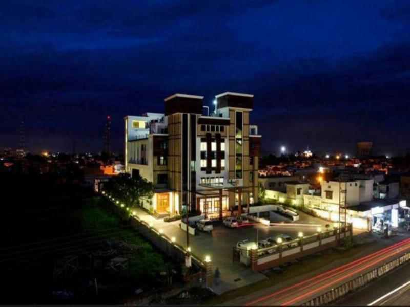 Hotel Saffron Leaf Дехрадун Екстериор снимка