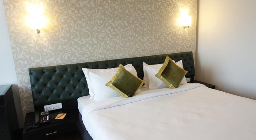 Hotel Saffron Leaf Дехрадун Екстериор снимка