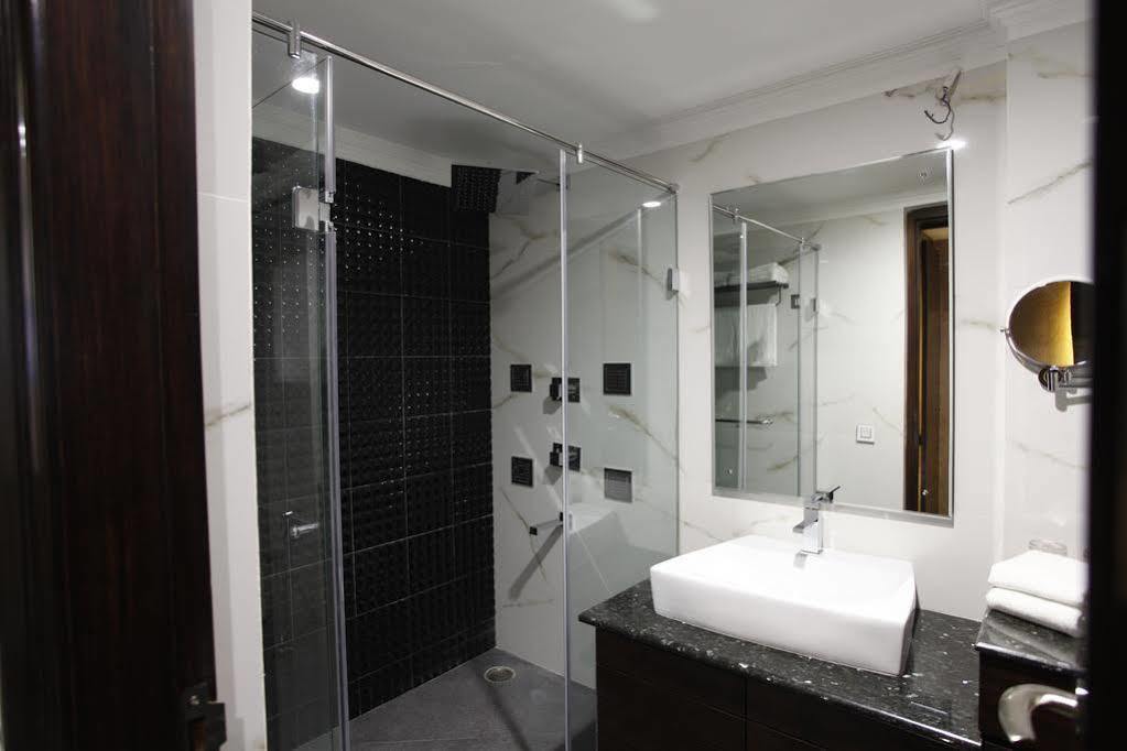 Hotel Saffron Leaf Дехрадун Екстериор снимка